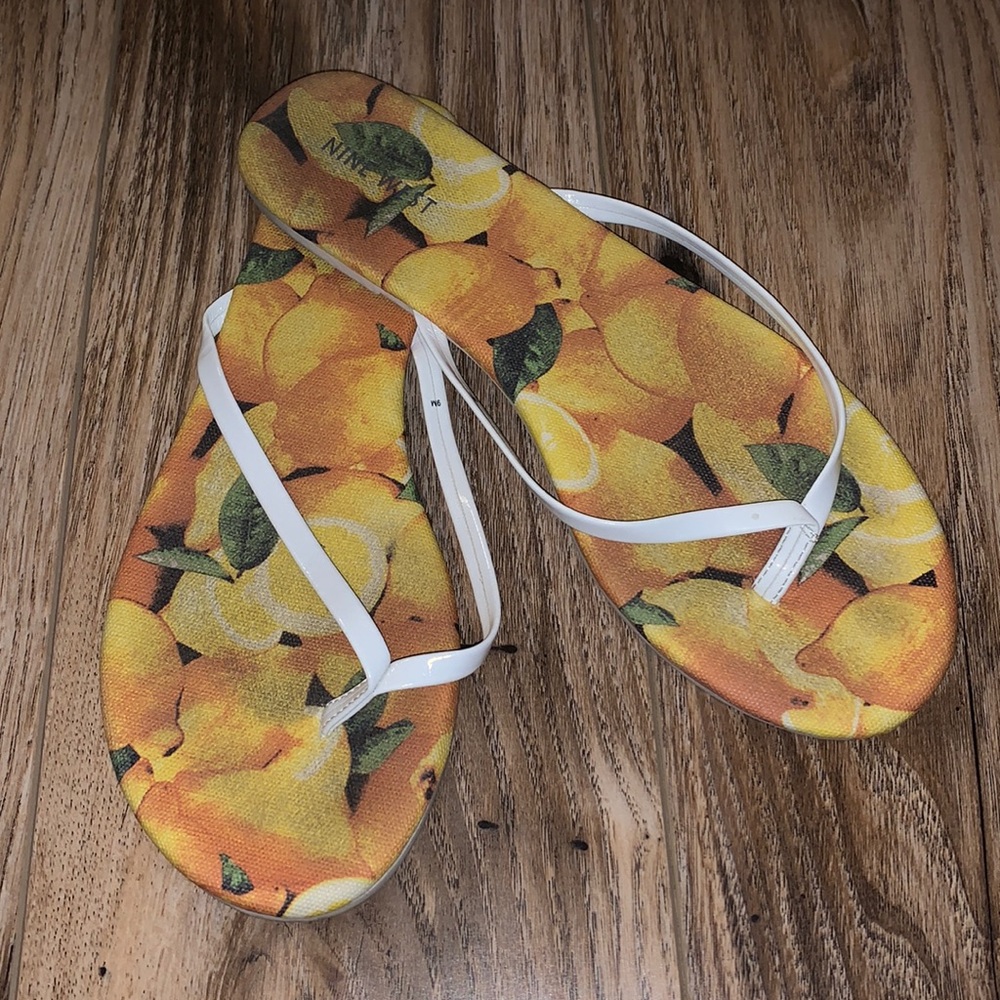 Nine West lemon print flip flop sandals